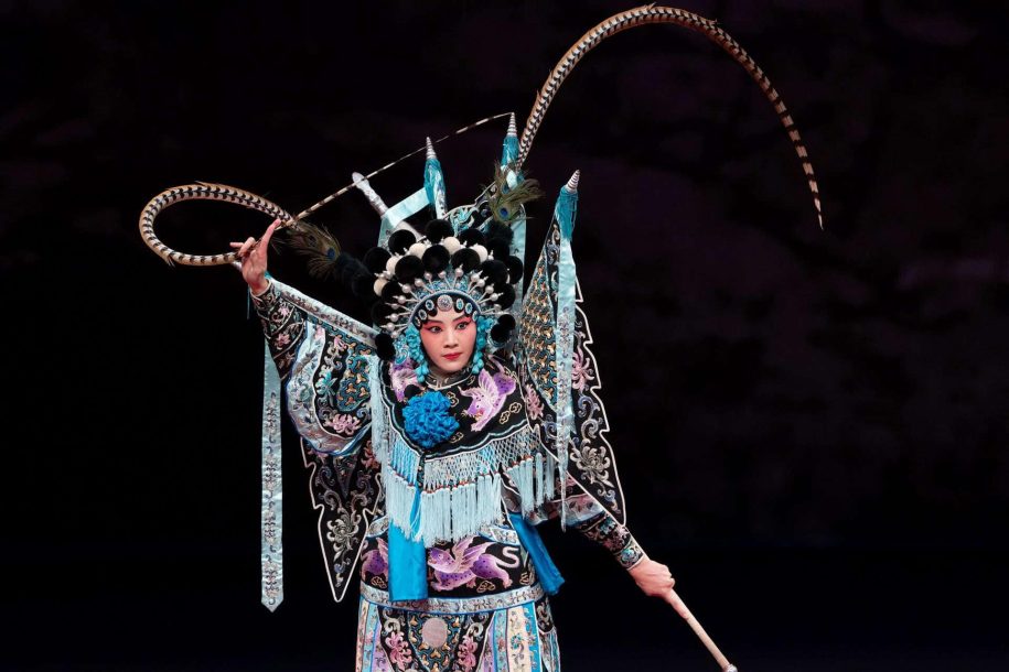 Tianleyuan Theater stage performance – Traditional Peking Opera and acrobatics show in Beijing