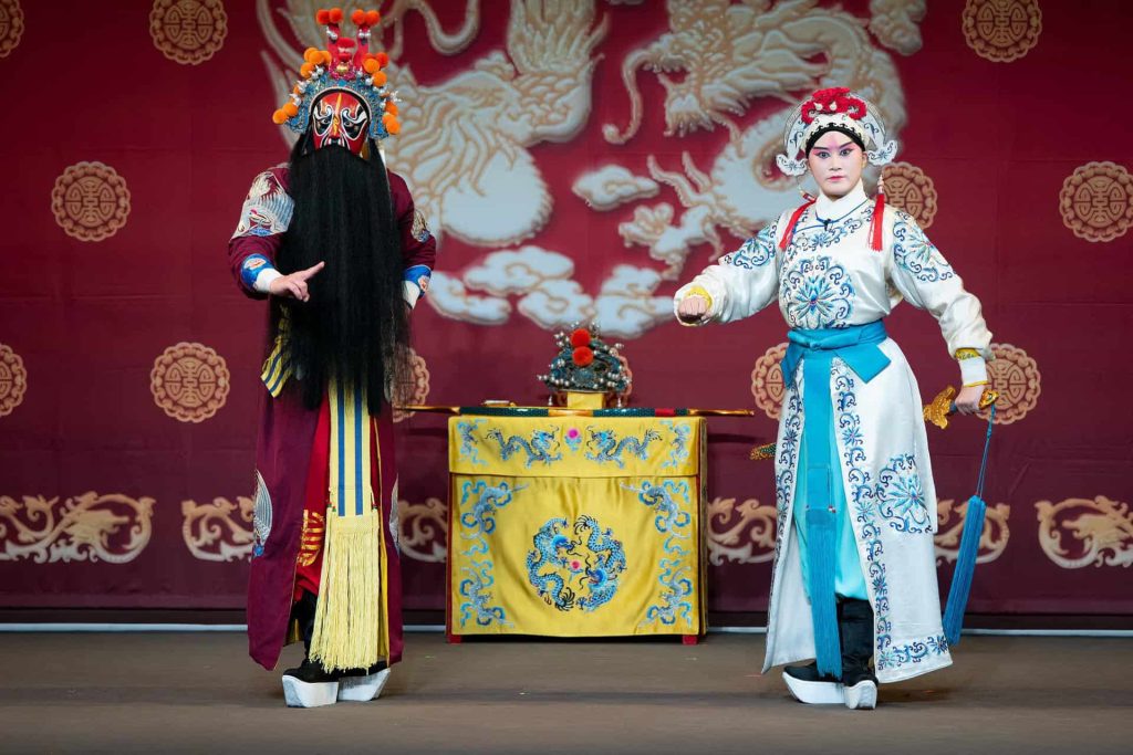 Tianleyuan Theater stage performance – Traditional Peking Opera and acrobatics show in Beijing