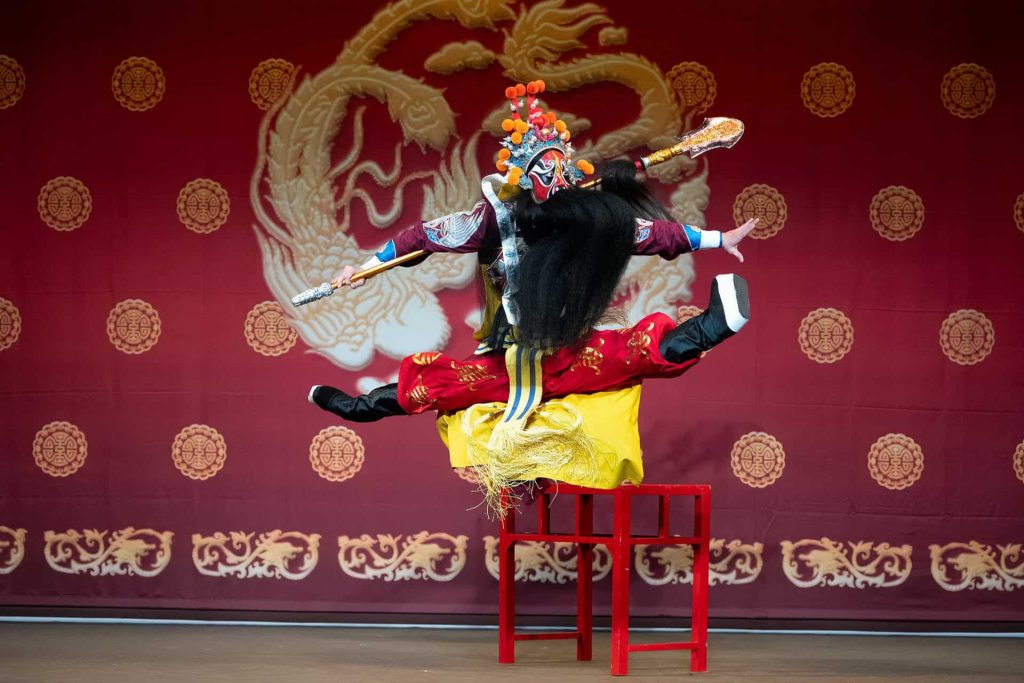 Tianleyuan Theater stage performance – Traditional Peking Opera and acrobatics show in Beijing