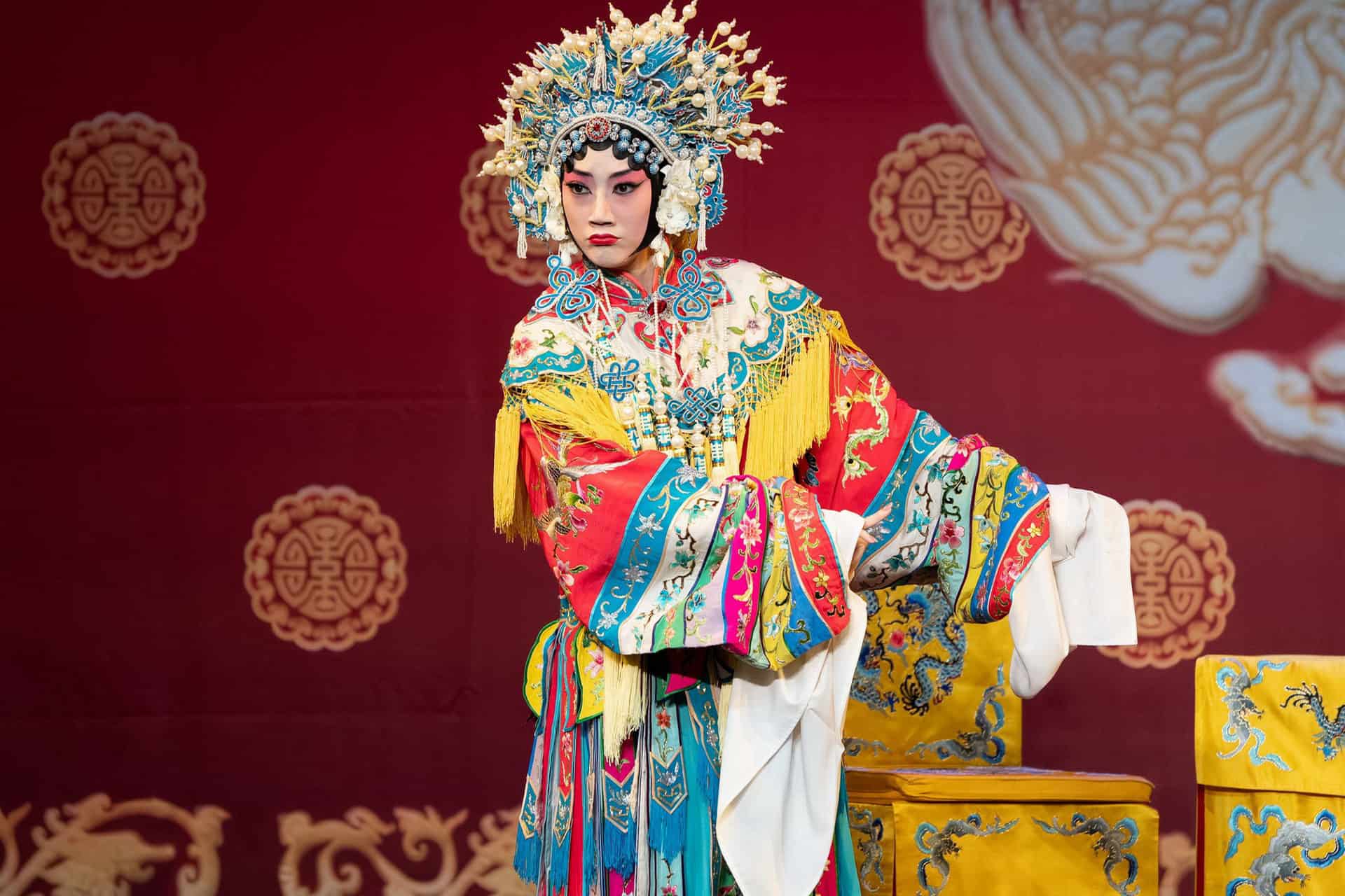 Tianleyuan Theater stage performance – Traditional Peking Opera and acrobatics show in Beijing